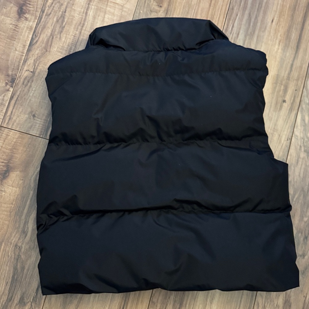 Black cropped Puffer Vest Jacket - Women's Sleeveless Coat - Picture 4 of 5